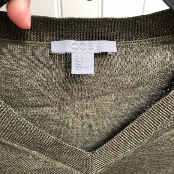 Great Condition COS V Neck Silk Mix Knit Top Green Long Sleeve Small - Picture 3 of 4